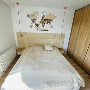 Luxury White In Park Lotnikow Apartament